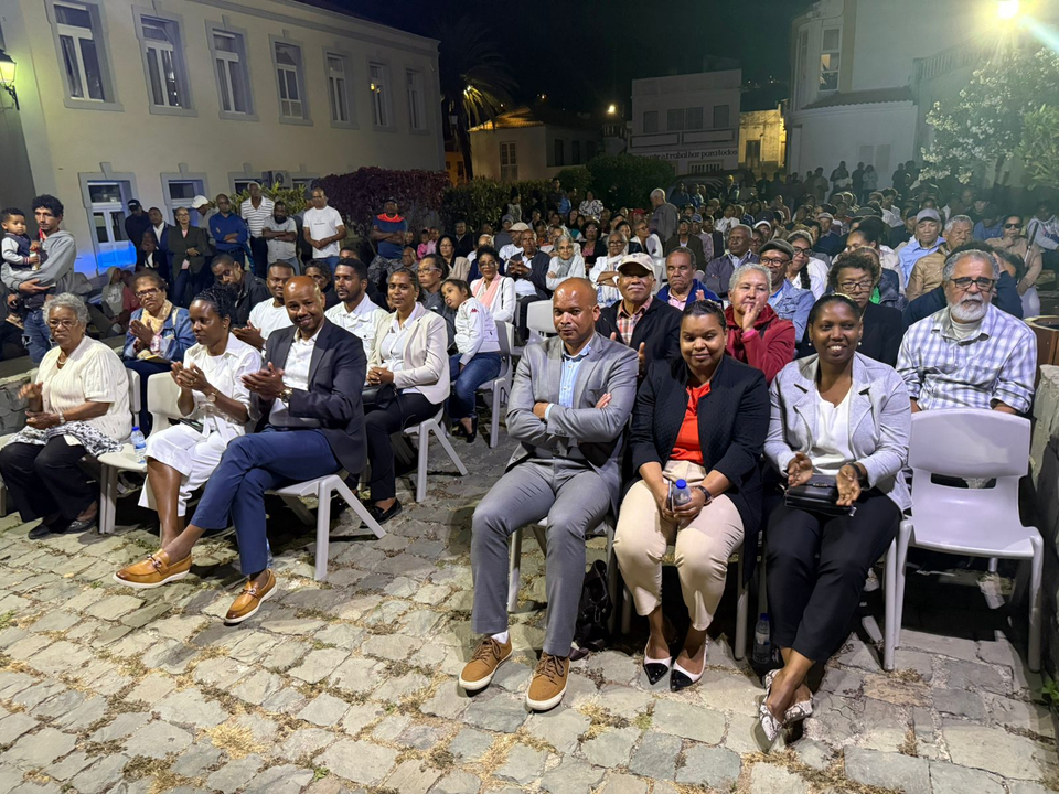 𝐍𝐨𝐢𝐭𝐞 𝐝𝐞 𝐌𝐨𝐫𝐧𝐚 𝐞 𝐏𝐨𝐞𝐬𝐢𝐚